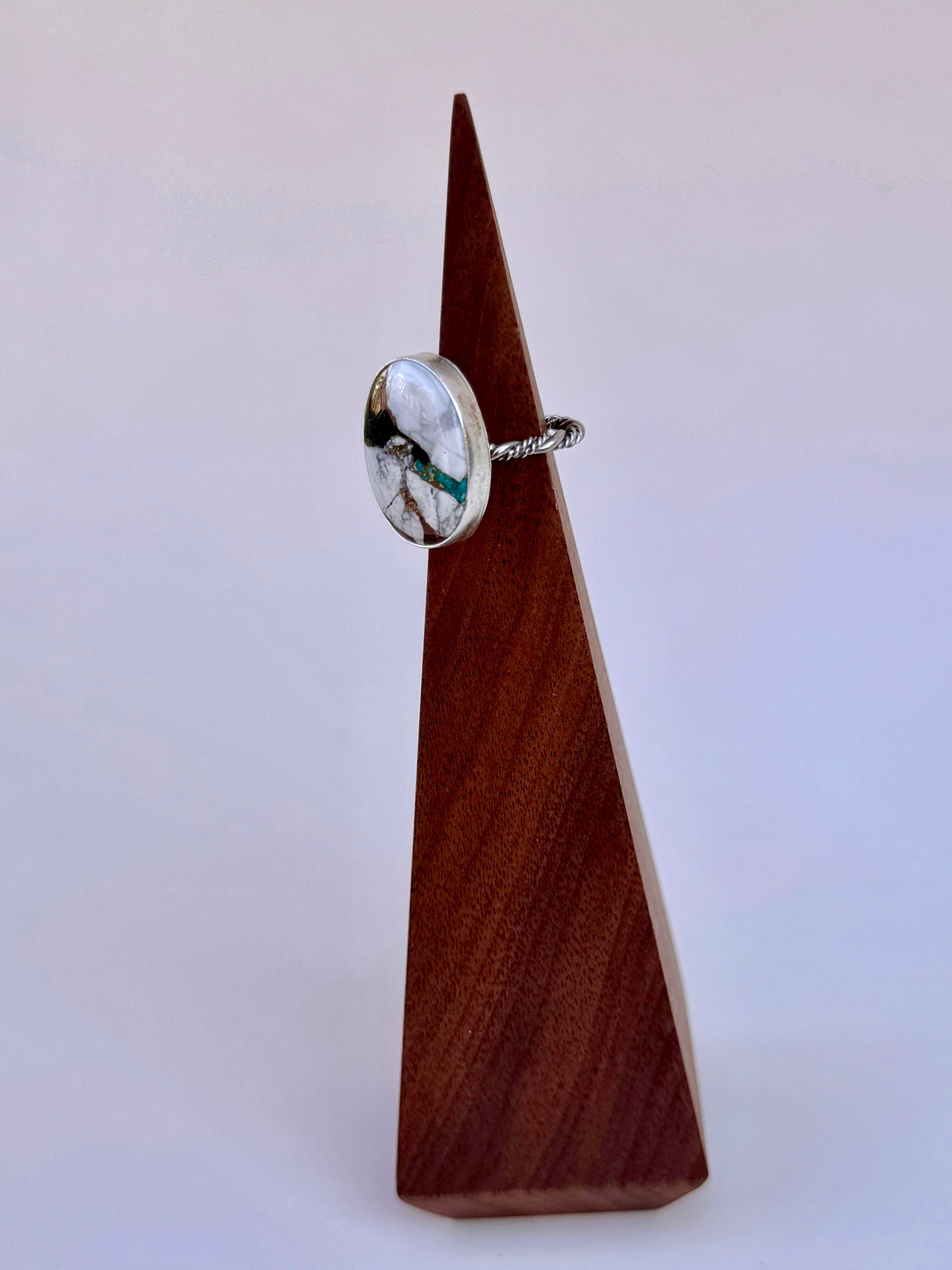 White Buffalo/ Kingman Turquoise Composite Size 8